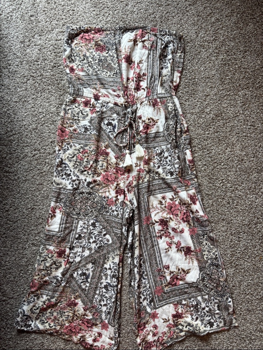 American Eagle Outfitters Floral Strapless Wide-Leg Jumpsuit in Cream and Pink